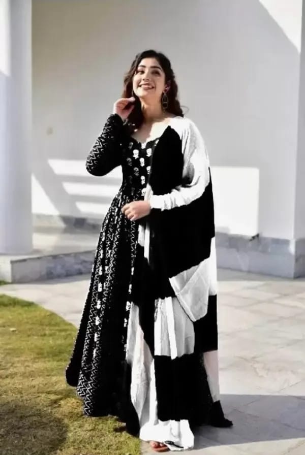 Black Gown With Dupatta-01