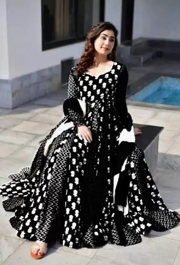 Black Gown With Dupatta-02