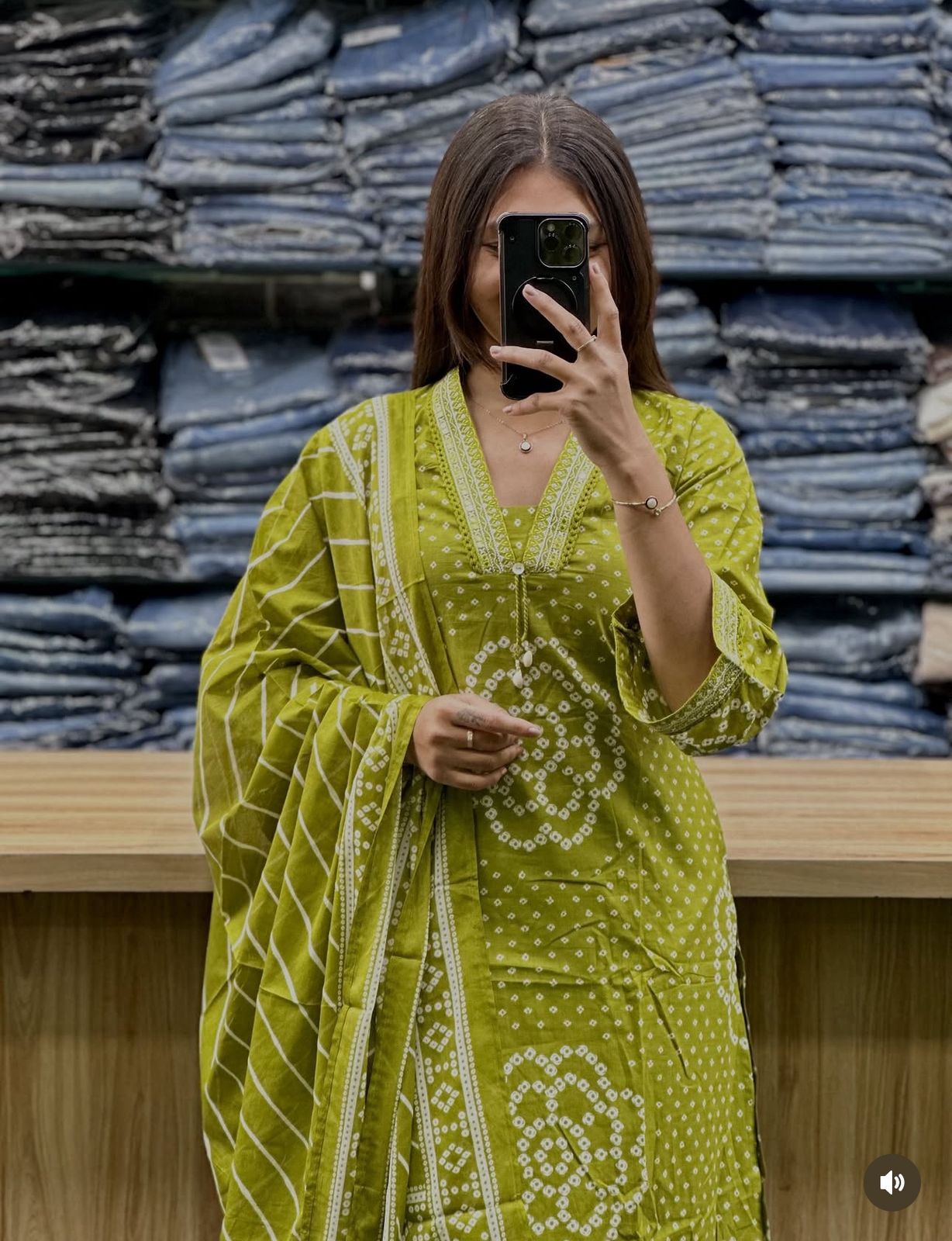 Green Embrodiery Kurta Set-01