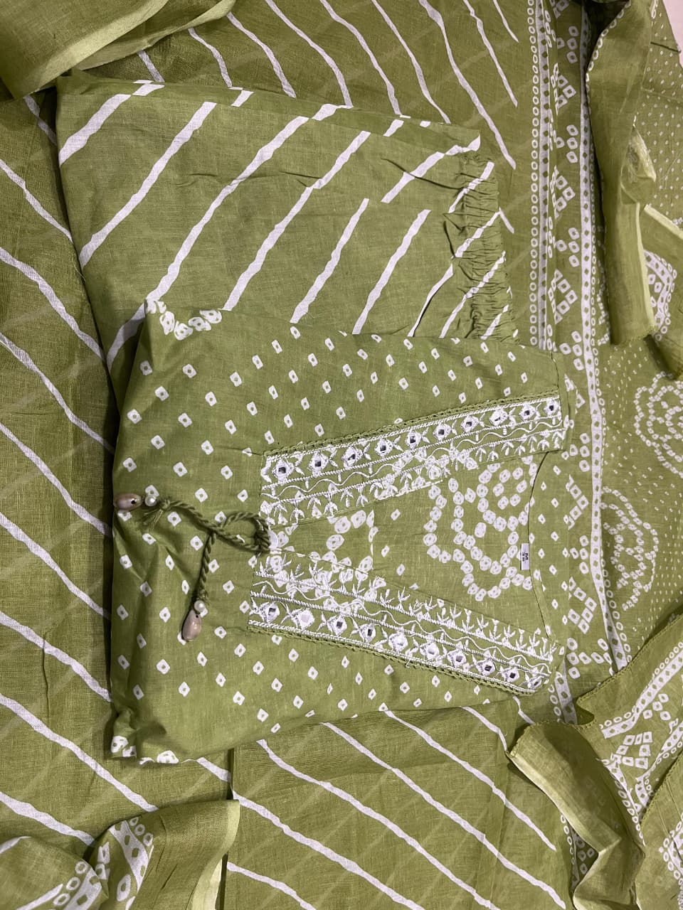 Green Embrodiery Kurta Set-04
