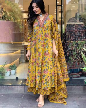 Floral Straight Kurta Pant Set with Dupatta | Women’s Cotton Ethnic Wear