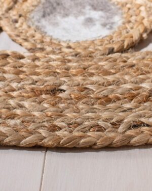 Round Area Rug With White Tikki