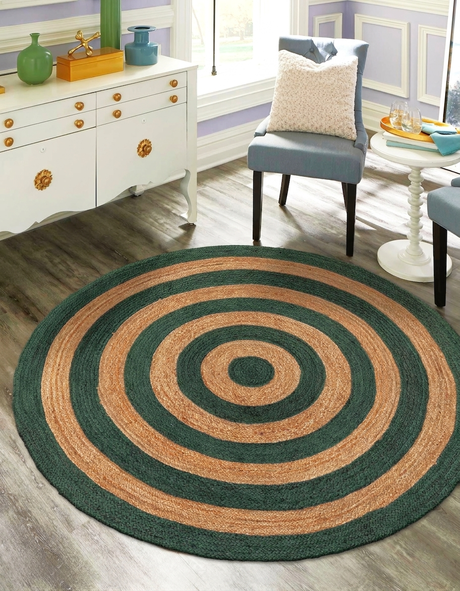 Handwoven Round Natural Jute Area Rug with Green Concentric Circle Pattern